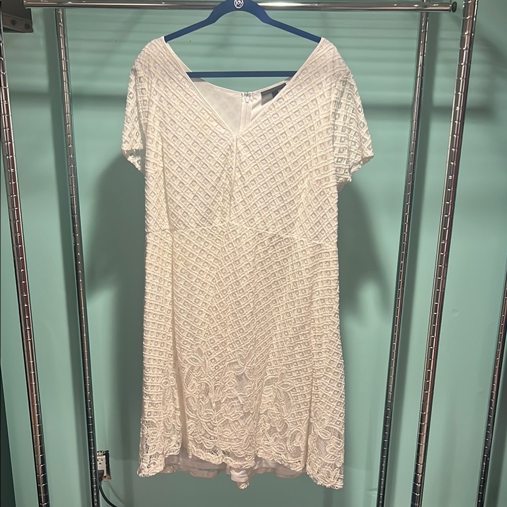 Elegant White Lace Dress